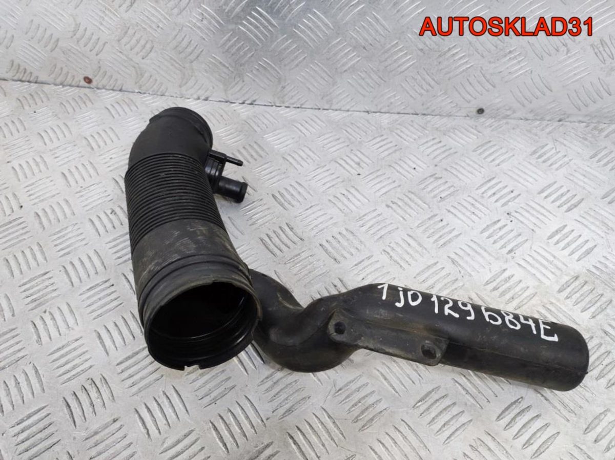 Патрубок воздушного фильтра Audi A3 8L 1J0129684E - АвтоСклад31.рф - авторазборка контрактные б/у запчасти в г. Белгород