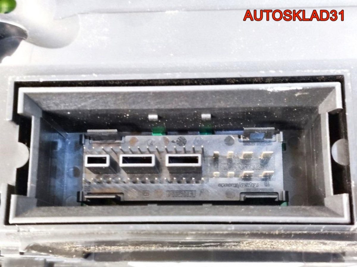 Панель приборов VW Touran 1T0920874E Бензин - АвтоСклад31.рф - авторазборка контрактные б/у запчасти в г. Белгород