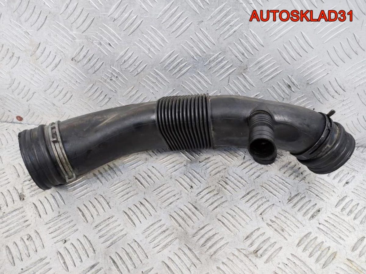 Патрубок воздушного фильтра Audi A4 B6 06B129627AB - АвтоСклад31.рф - авторазборка контрактные б/у запчасти в г. Белгород