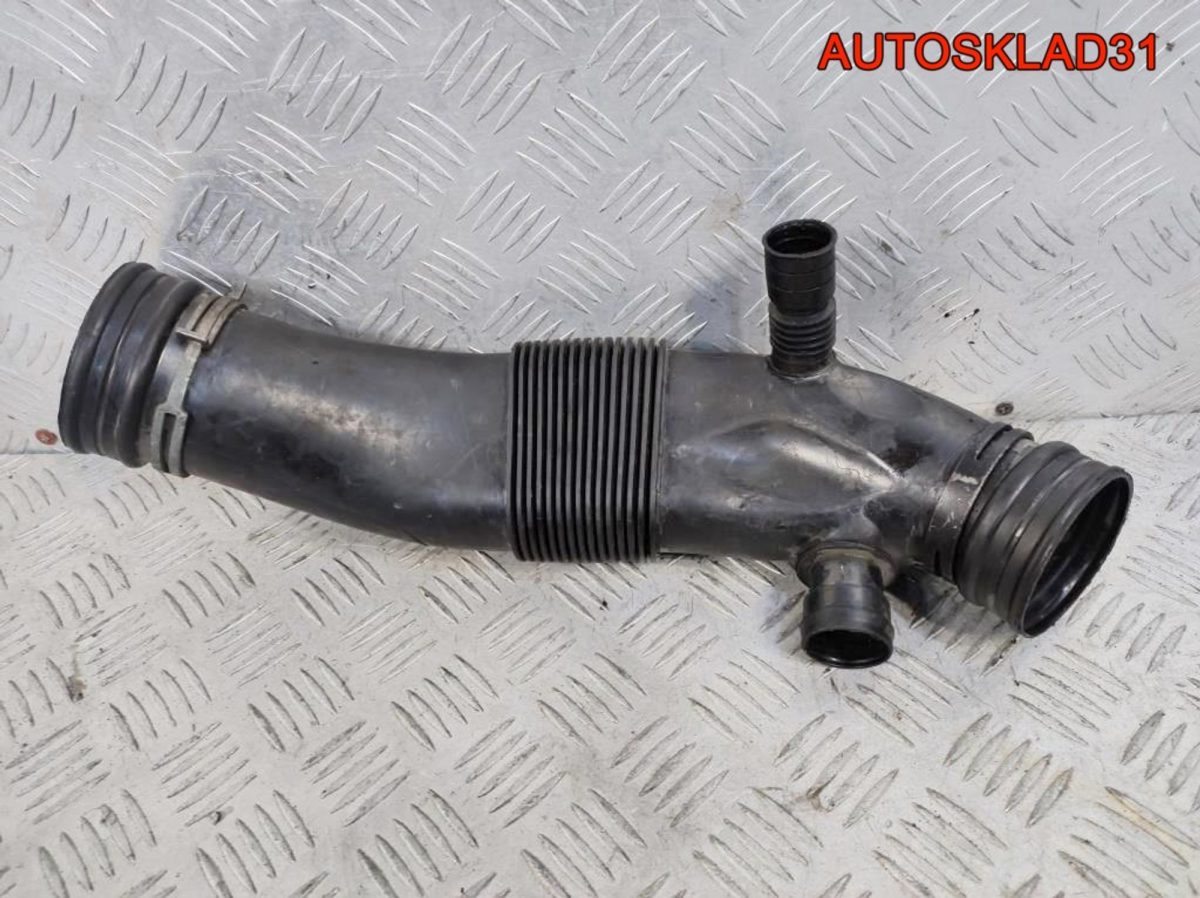 Патрубок воздушного фильтра Audi A4 B6 06B129627AB - АвтоСклад31.рф - авторазборка контрактные б/у запчасти в г. Белгород