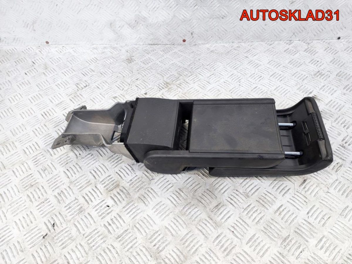 Подлокотник Opel Vectra C 13171946 - АвтоСклад31.рф - авторазборка контрактные б/у запчасти в г. Белгород