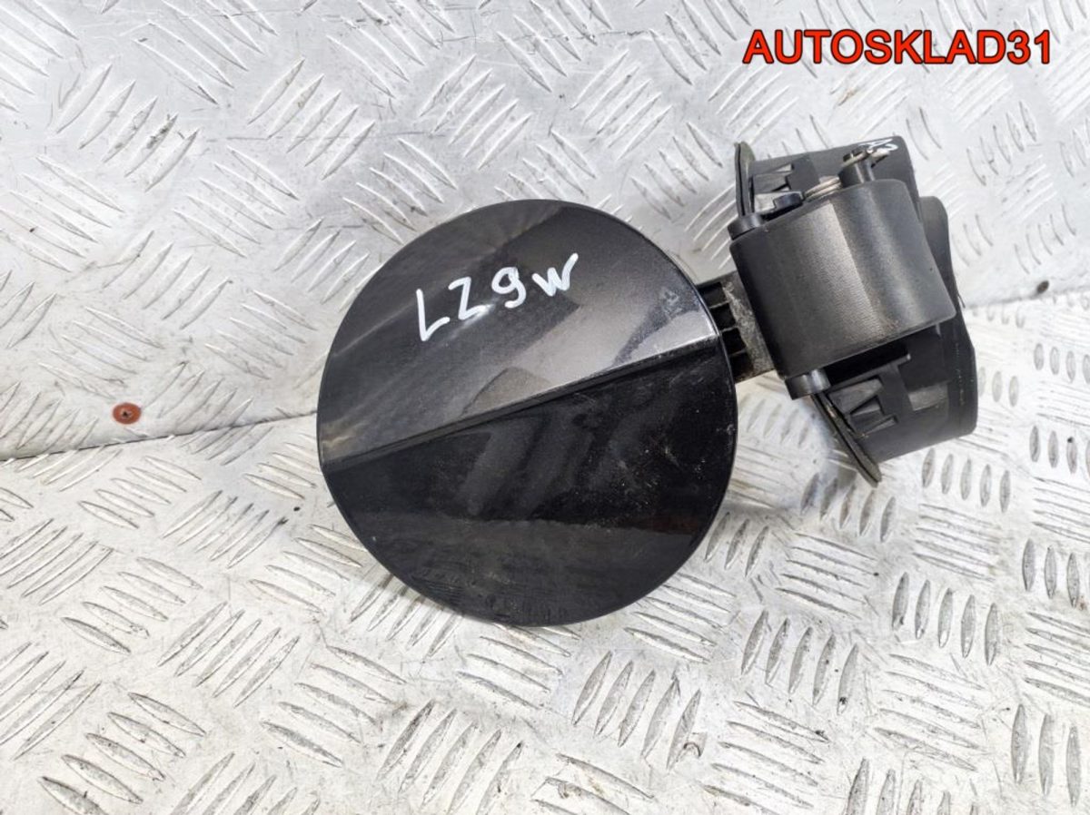 Лючок бензобака Audi A3 8P 8P0809999B Бензин - АвтоСклад31.рф - авторазборка контрактные б/у запчасти в г. Белгород
