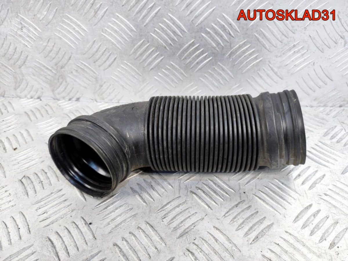 Патрубок воздушный VW Passat B6 1K0129684B - АвтоСклад31.рф - авторазборка контрактные б/у запчасти в г. Белгород