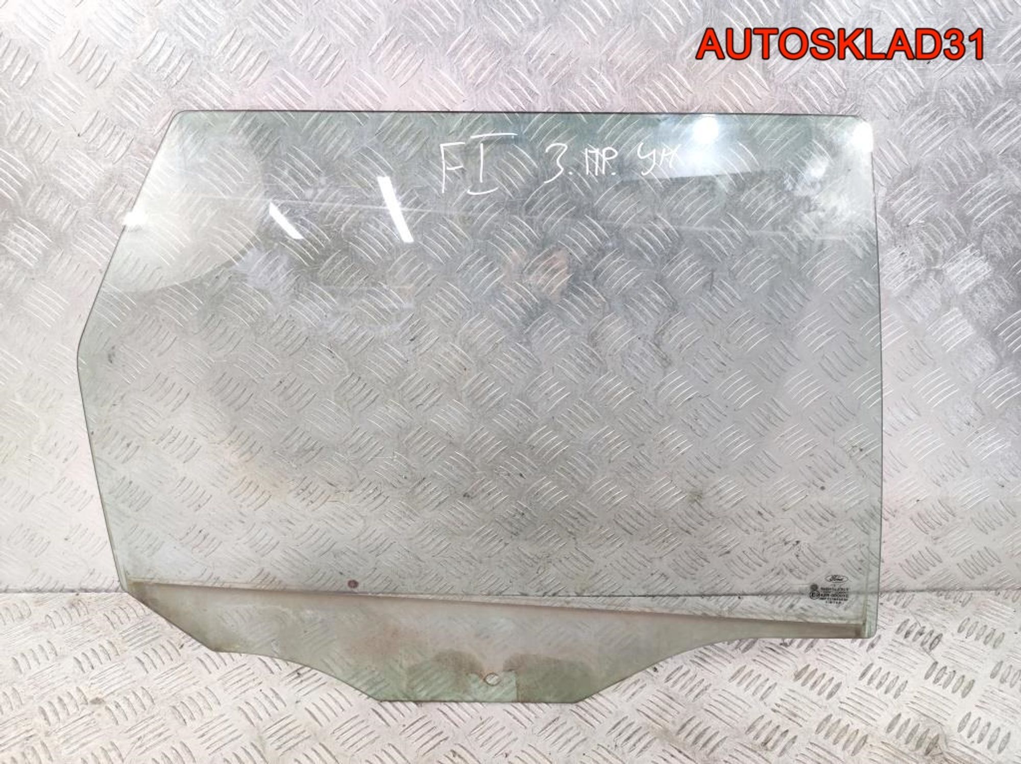 Стекло двери задней правой Ford Focus 1 Универсал - АвтоСклад31.рф - авторазборка контрактные б/у запчасти в г. Белгород Стекло двери задней правой Ford Focus 1 Универсал - АвтоСклад31.рф - авторазборка контрактные б/у запчасти в г. Белгород