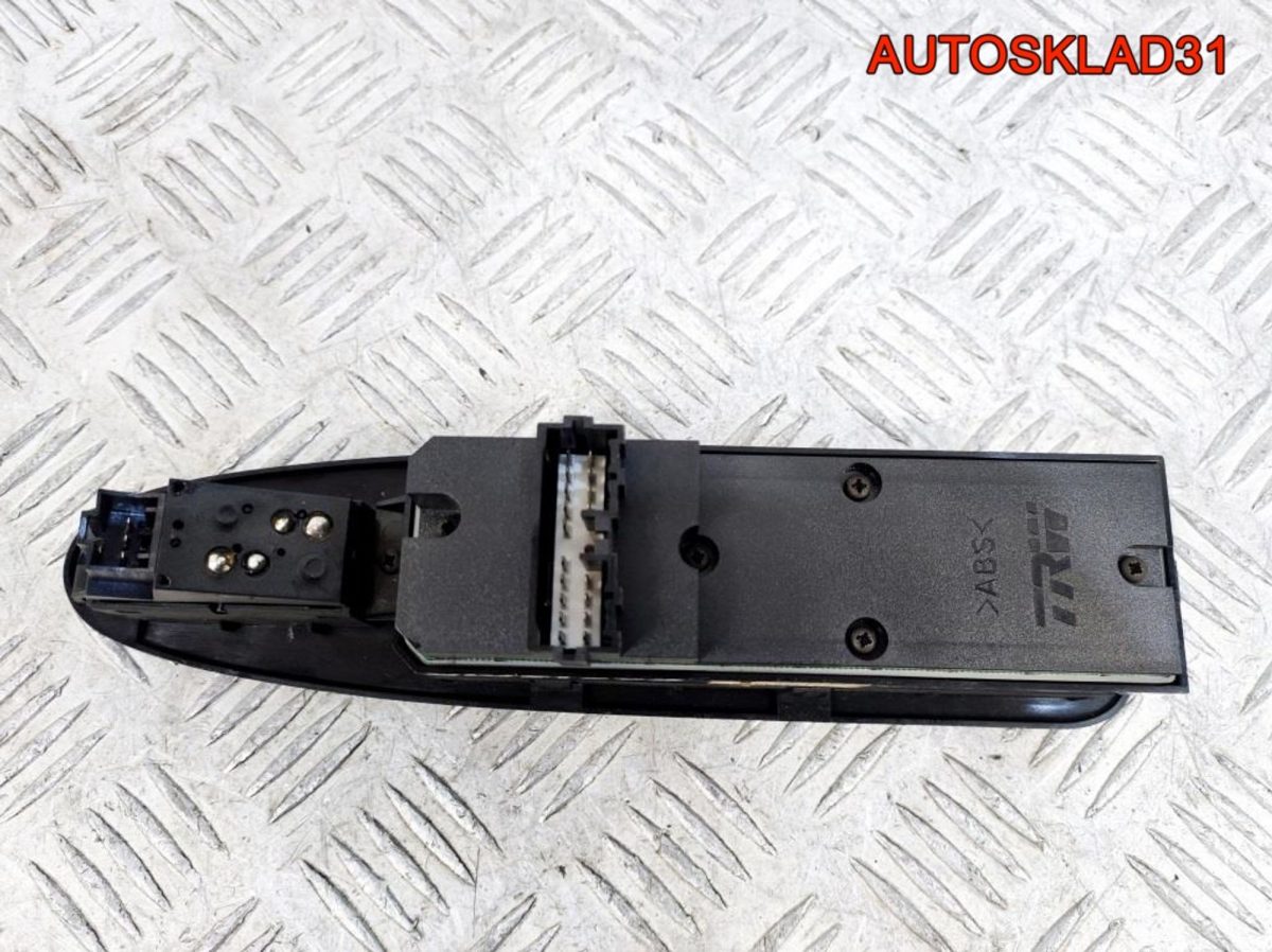 Блок стеклоподъемников Mitsubishi Carisma MR792845 - АвтоСклад31.рф - авторазборка контрактные б/у запчасти в г. Белгород