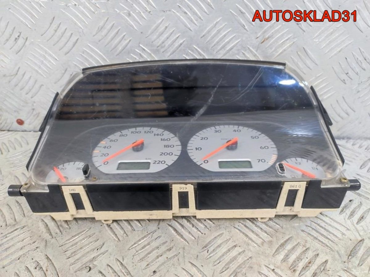 Панель приборов VW Golf Mk3 1H0919861G Бензин - АвтоСклад31.рф - авторазборка контрактные б/у запчасти в г. Белгород
