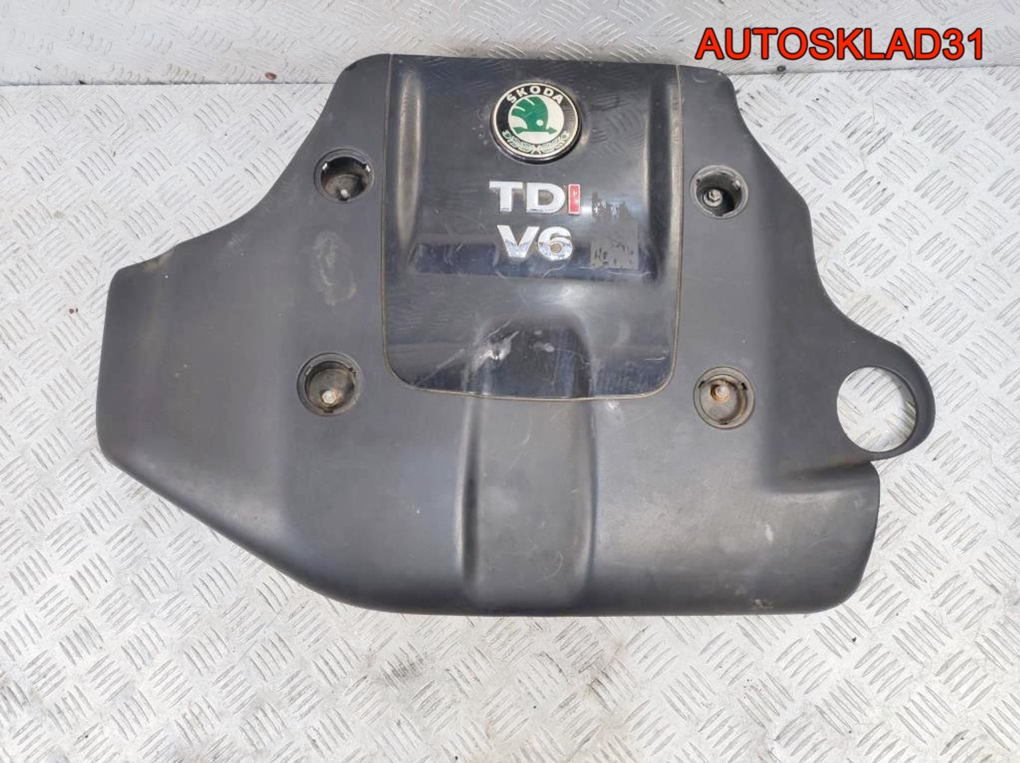 Накладка декоративная Skoda Superb 2.5 TDI - АвтоСклад31.рф - авторазборка контрактные б/у запчасти в г. Белгород Накладка декоративная Skoda Superb 2.5 TDI - АвтоСклад31.рф - авторазборка контрактные б/у запчасти в г. Белгород