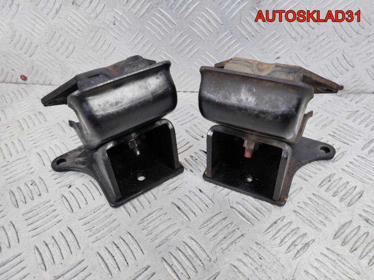 Опора двигателя левая правая Hyundai H1 218114A610 - АвтоСклад31.рф - авторазборка контрактные б/у запчасти в г. Белгород
