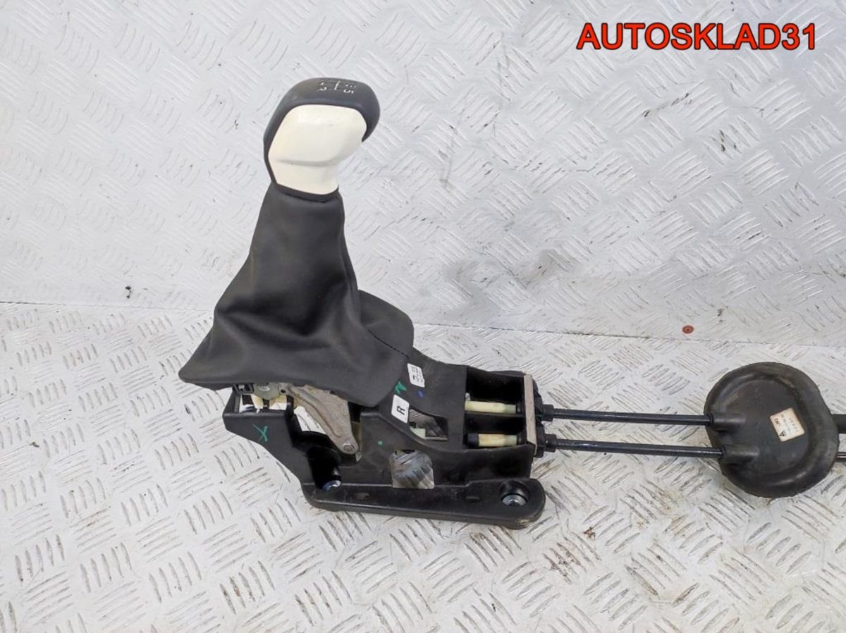 Кулиса МКПП с тросами Peugeot 208 9808161480 - АвтоСклад31.рф - авторазборка контрактные б/у запчасти в г. Белгород