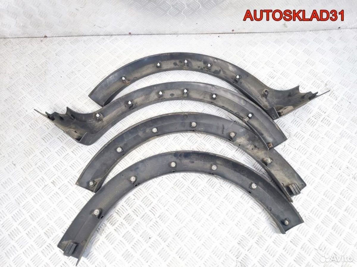 Накладка крыла комплект Renault Sandero 8200526643 - АвтоСклад31.рф - авторазборка контрактные б/у запчасти в г. Белгород
