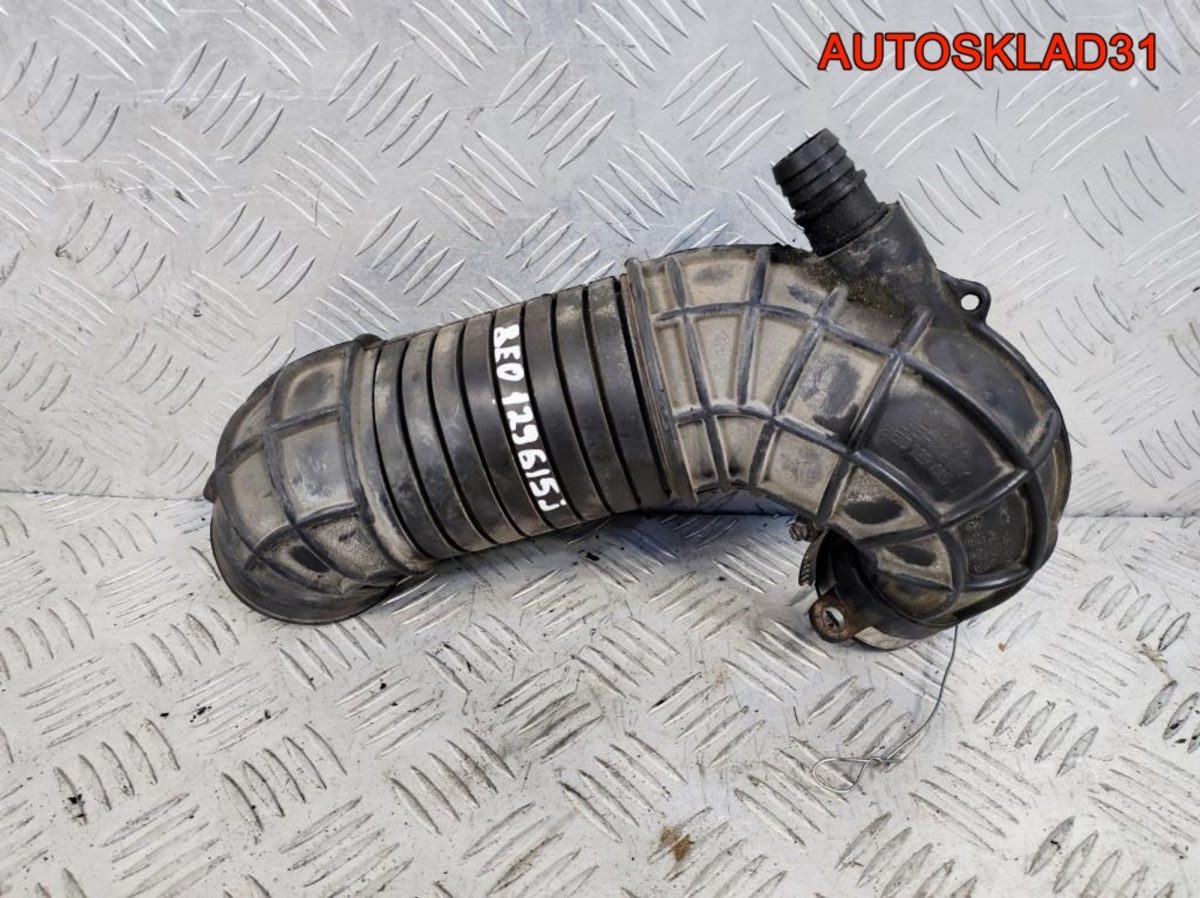 Патрубок воздушного фильтра Audi A4 B7 8E0129615J - АвтоСклад31.рф - авторазборка контрактные б/у запчасти в г. Белгород