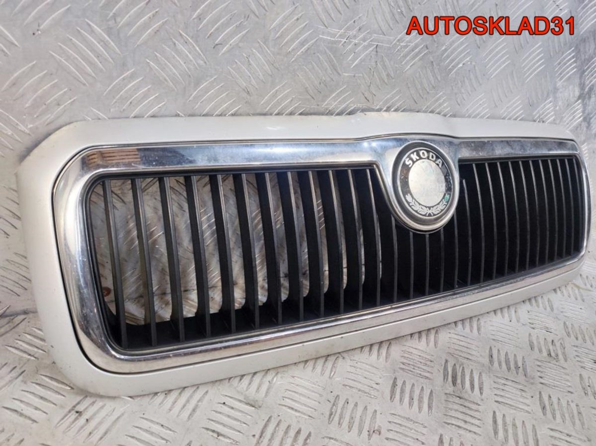 Решетка радиатора Skoda Octavia 1U0853651 - АвтоСклад31.рф - авторазборка контрактные б/у запчасти в г. Белгород