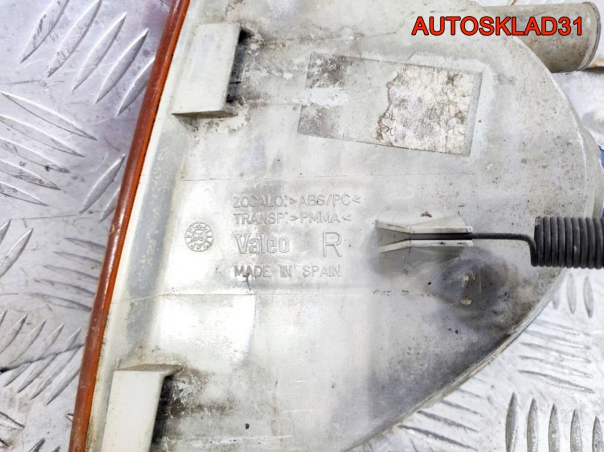 Указатель поворота правый Mercedes Benz Vito W638 - АвтоСклад31.рф - авторазборка контрактные б/у запчасти в г. Белгород