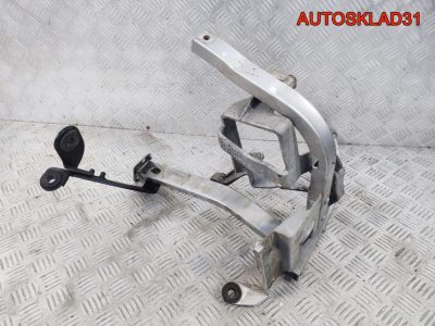 Кронштейн крепления крыла Audi A8 D3 4E0821137D - АвтоСклад31.рф - авторазборка контрактные б/у запчасти в г. Белгород