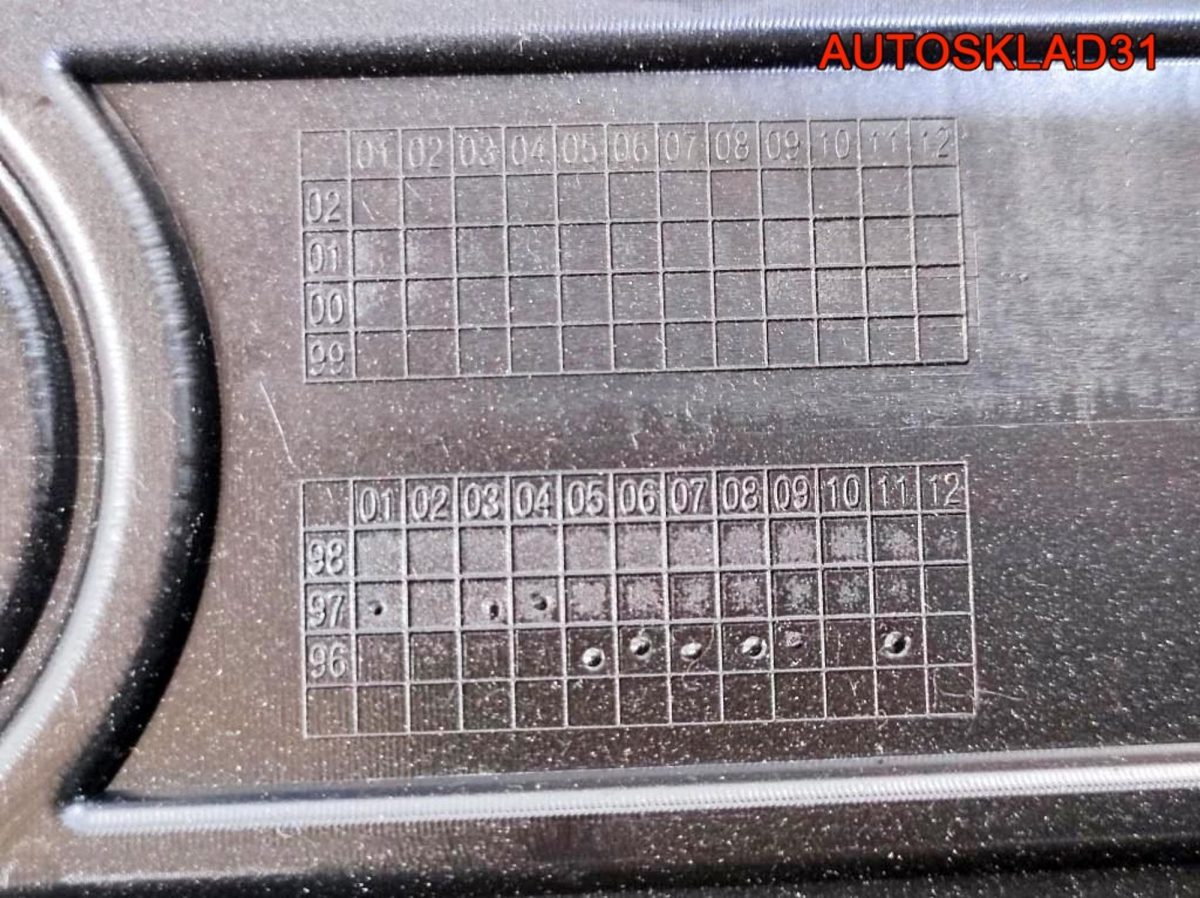 Накладка декоративная VW Passat B5 AEB 058103724B - АвтоСклад31.рф - авторазборка контрактные б/у запчасти в г. Белгород