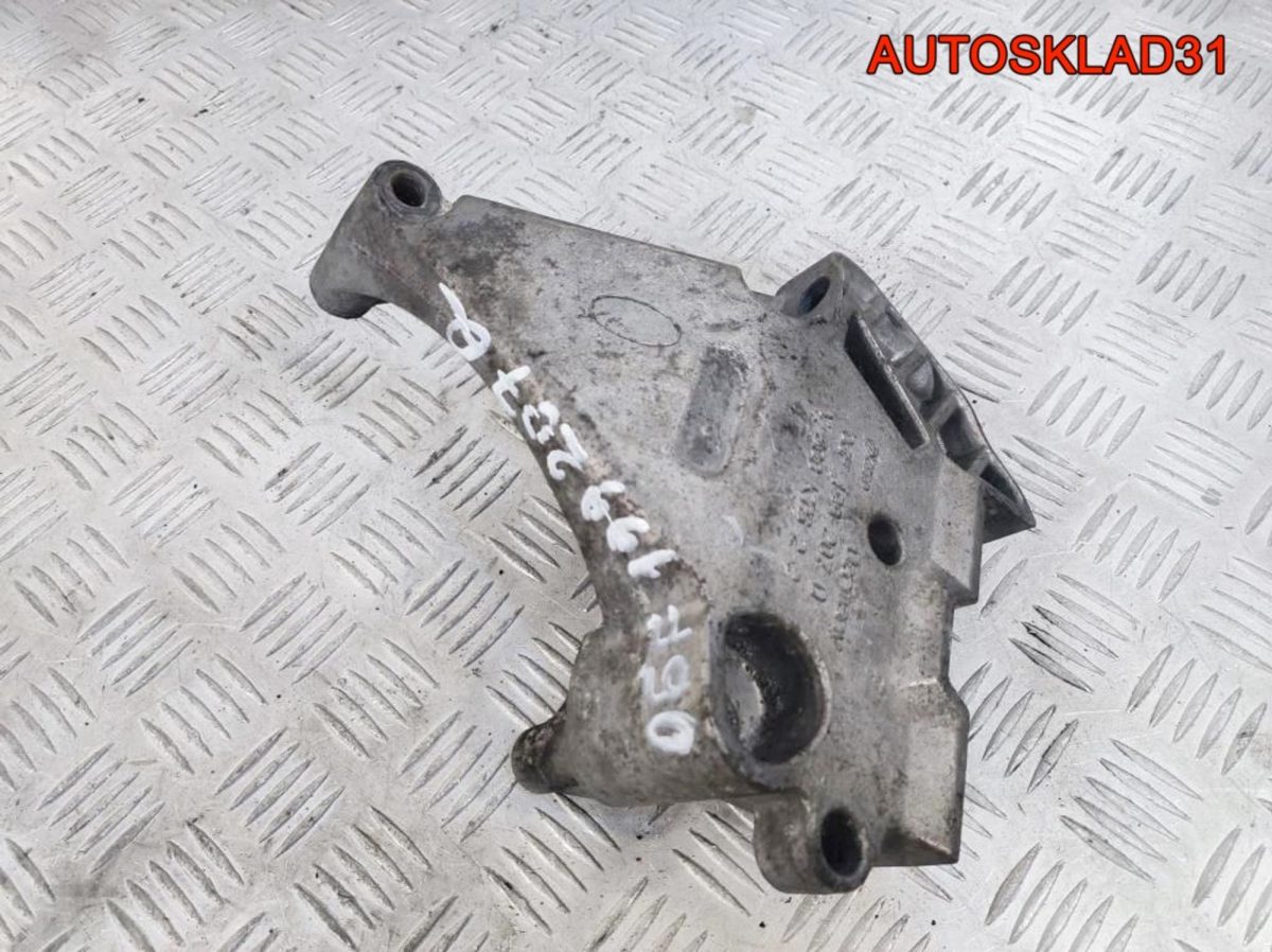 Кронштейн опоры двигателя VW Golf 5 06F199207Q - АвтоСклад31.рф - авторазборка контрактные б/у запчасти в г. Белгород