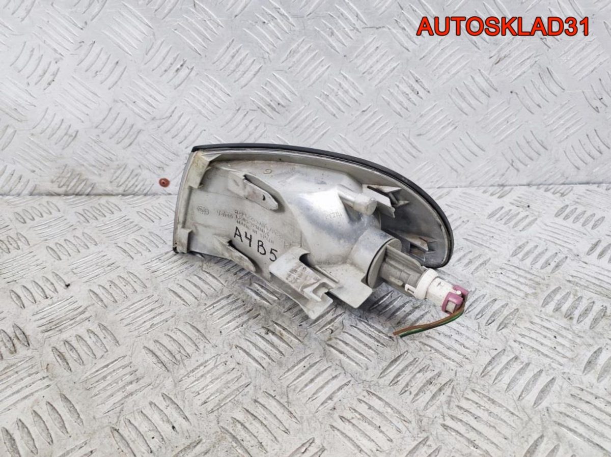 Указатель поворота правый Audi A4 B5 - АвтоСклад31.рф - авторазборка контрактные б/у запчасти в г. Белгород