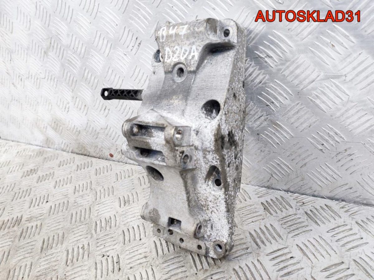 Кронштейн генератора BMW F30 В47D20A 11167619250 - АвтоСклад31.рф - авторазборка контрактные б/у запчасти в г. Белгород
