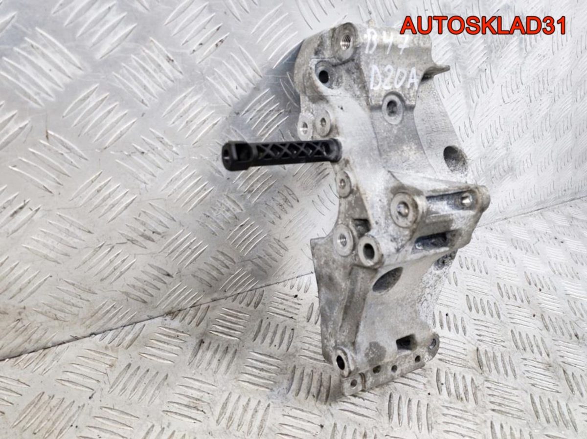 Кронштейн генератора BMW F30 В47D20A 11167619250 - АвтоСклад31.рф - авторазборка контрактные б/у запчасти в г. Белгород