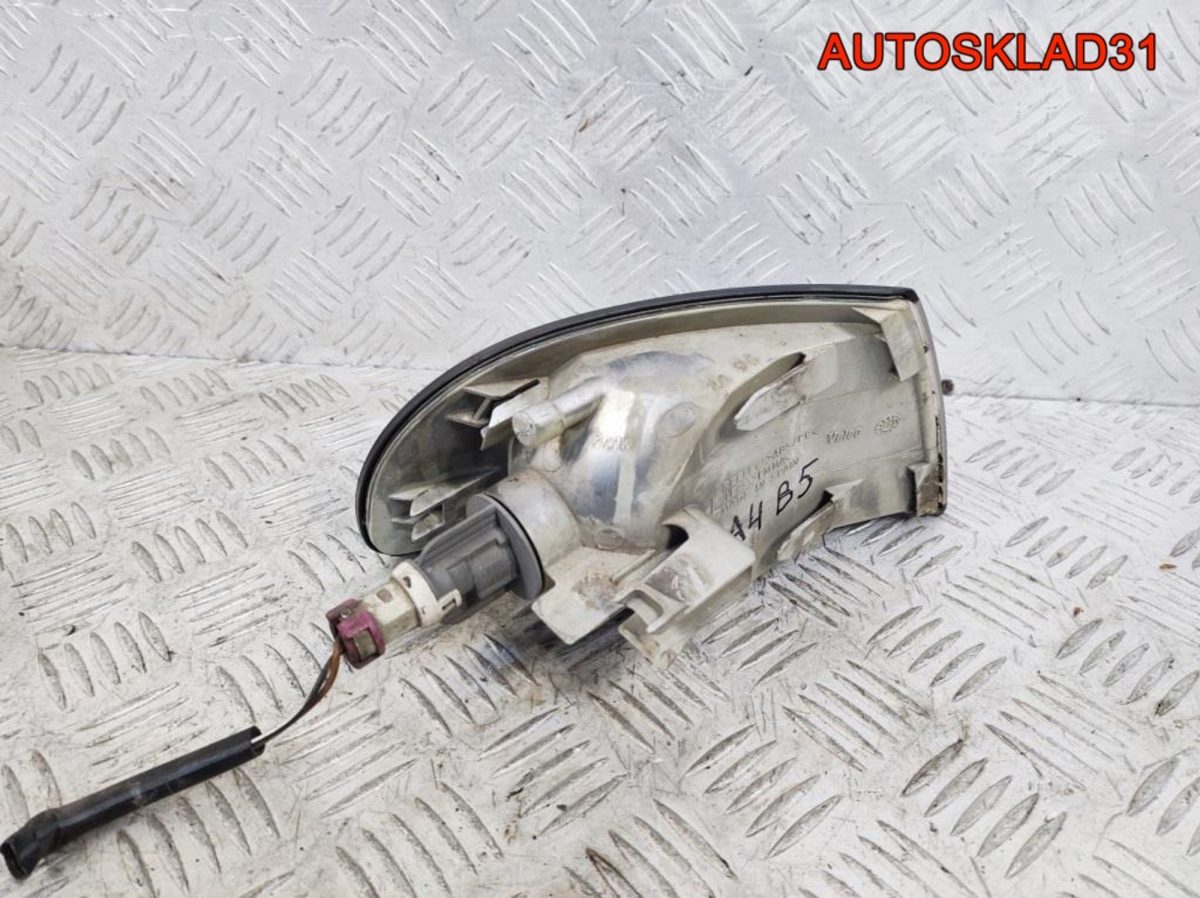 Указатель поворота левый Audi A4 B5 - АвтоСклад31.рф - авторазборка контрактные б/у запчасти в г. Белгород