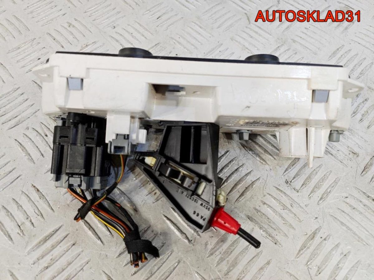 Блок управления отопителем Ford Fiesta 2S6H18549BE - АвтоСклад31.рф - авторазборка контрактные б/у запчасти в г. Белгород