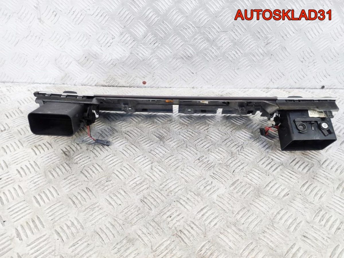 Накладка декоративная торпедо Audi A8 4E1857186H - АвтоСклад31.рф - авторазборка контрактные б/у запчасти в г. Белгород