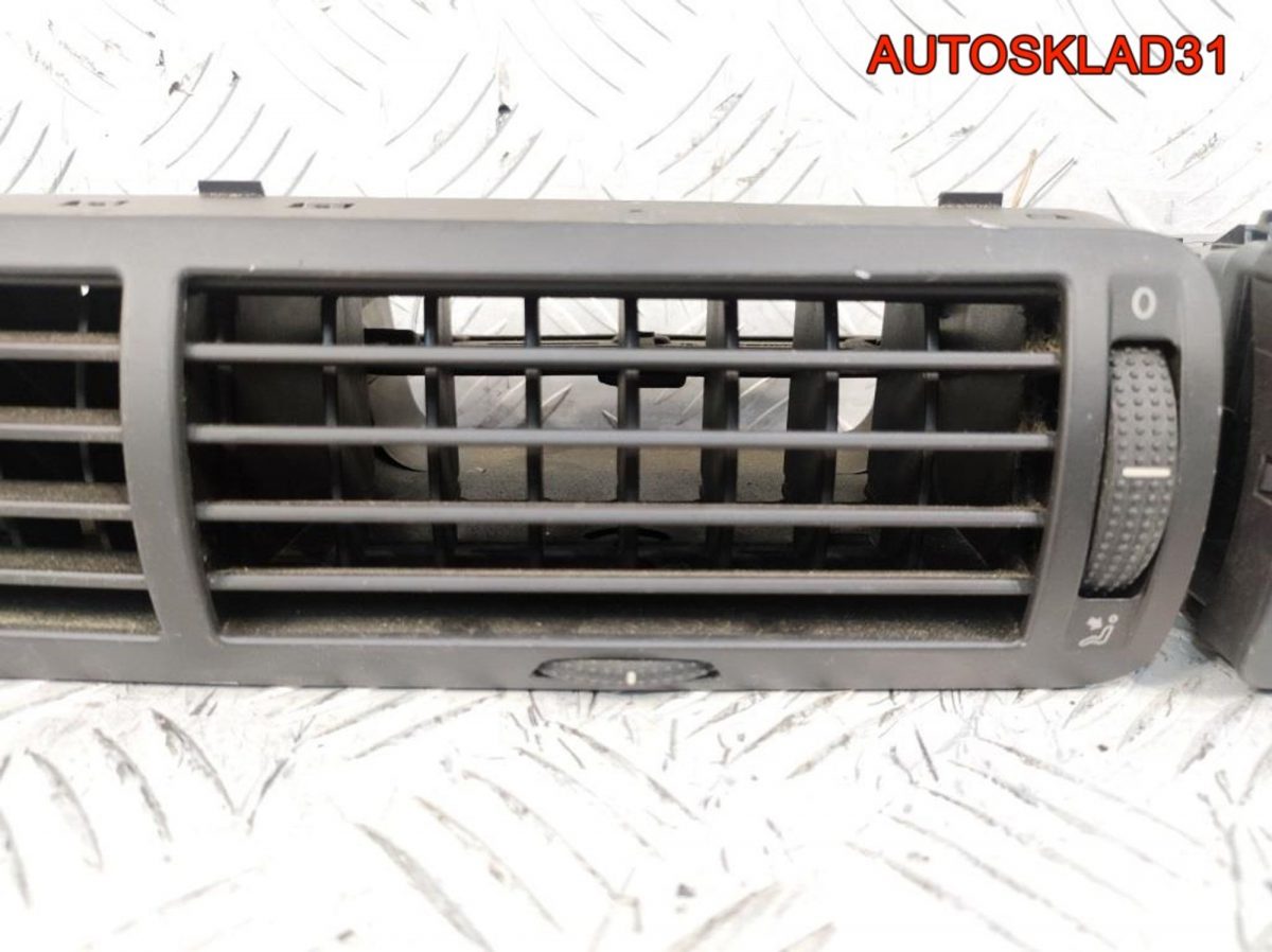 Дефлектор воздушный VW Passat B5 B0819728A - АвтоСклад31.рф - авторазборка контрактные б/у запчасти в г. Белгород