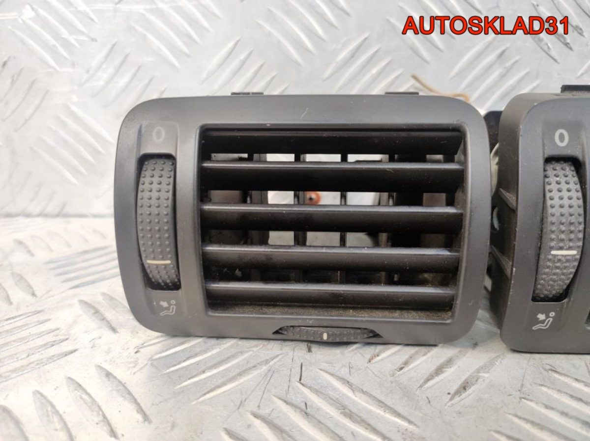 Дефлектор воздушный VW Passat B5 B0819728A - АвтоСклад31.рф - авторазборка контрактные б/у запчасти в г. Белгород