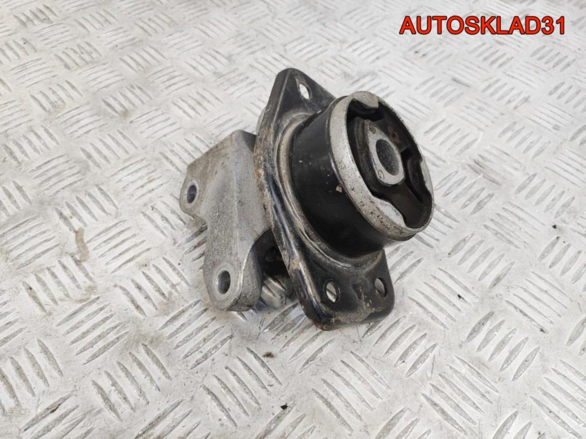 Опора КПП левая Mitsubishi Colt Z3 MR961611 - АвтоСклад31.рф - авторазборка контрактные б/у запчасти в г. Белгород