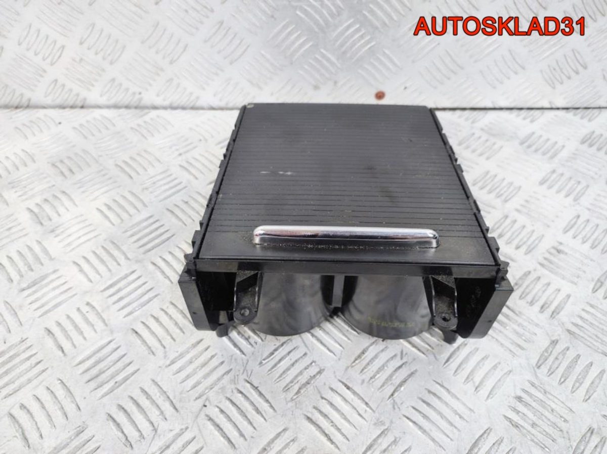 Подстаканник передний VW Passat B6 3C0858329A - АвтоСклад31.рф - авторазборка контрактные б/у запчасти в г. Белгород