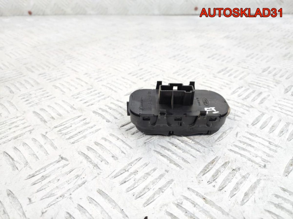 Блок управления стеклоподъемниками Ford Focus 1 - АвтоСклад31.рф - авторазборка контрактные б/у запчасти в г. Белгород