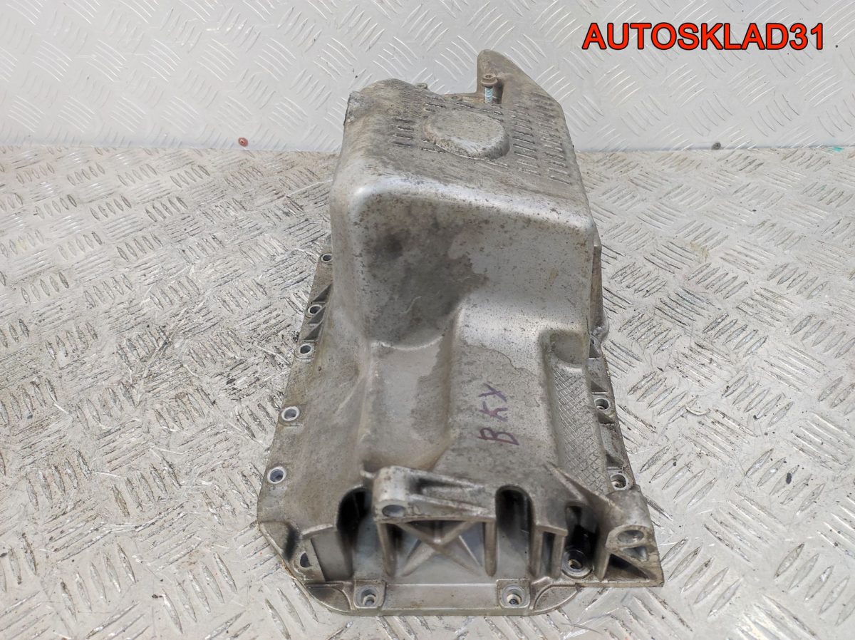 Поддон двигателя VW Polo 1,4 BKY 032103603N Бензин - АвтоСклад31.рф - авторазборка контрактные б/у запчасти в г. Белгород