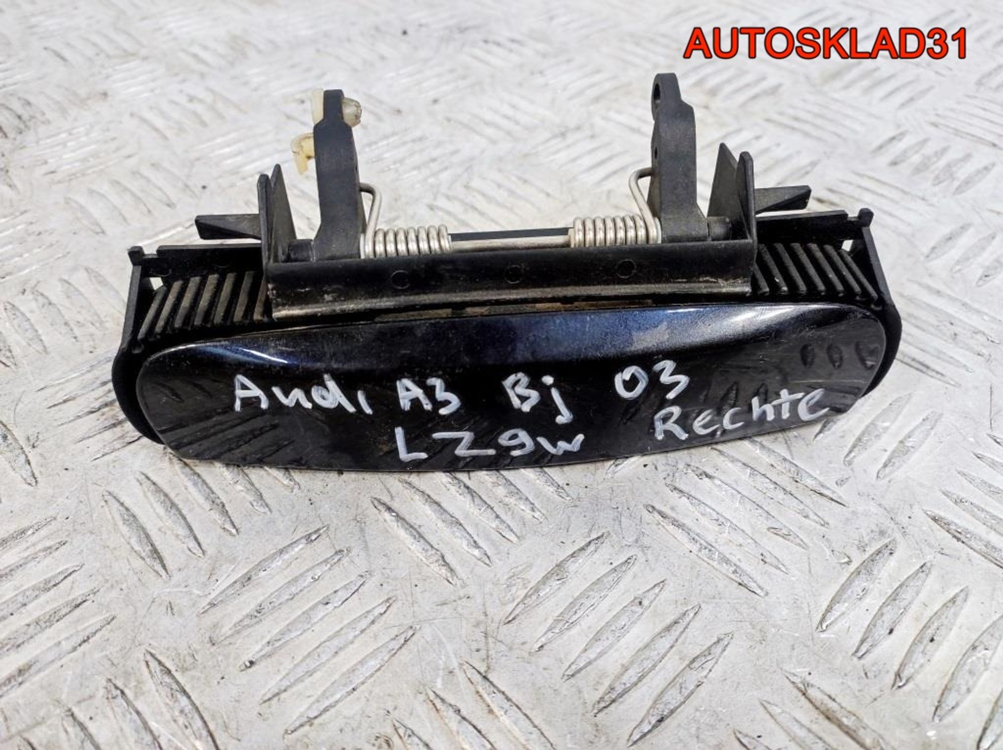 Ручка двери наружная левая Audi A3 8L 4B0839885 - АвтоСклад31.рф - авторазборка контрактные б/у запчасти в г. Белгород Ручка двери наружная левая Audi A3 8L 4B0839885 - АвтоСклад31.рф - авторазборка контрактные б/у запчасти в г. Белгород