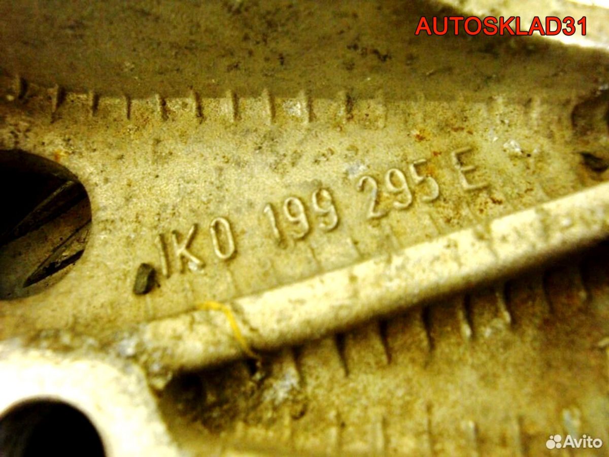 Кронштейн переднего рычага VW Golf 5 1К0199295Е - АвтоСклад31.рф - авторазборка контрактные б/у запчасти в г. Белгород