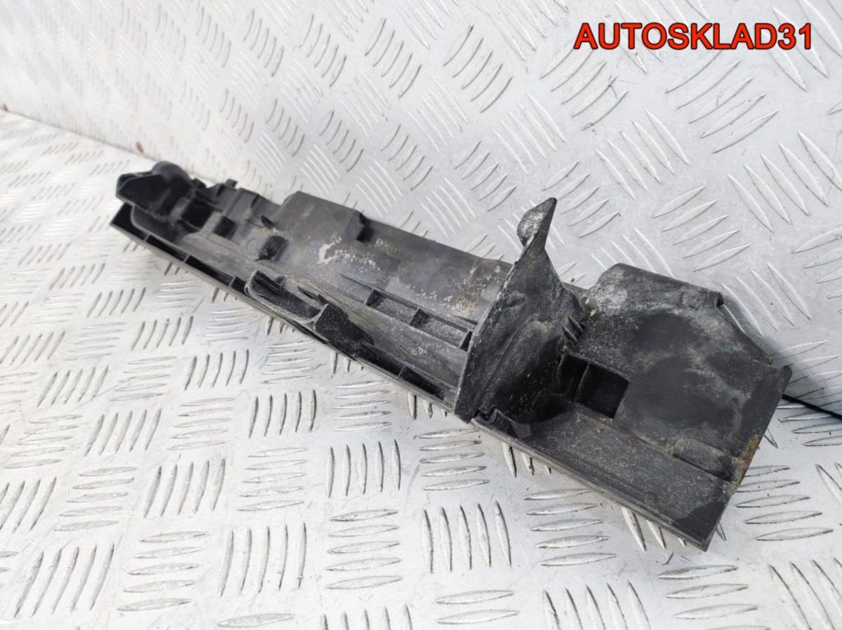 Кронштейн радиатора правый BMW E90 17107524914 - АвтоСклад31.рф - авторазборка контрактные б/у запчасти в г. Белгород