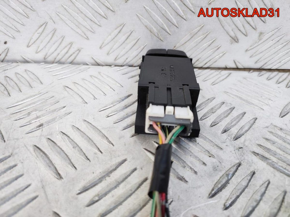 Кнопка противотуманки Mitsubishi Carisma MR270320 - АвтоСклад31.рф - авторазборка контрактные б/у запчасти в г. Белгород