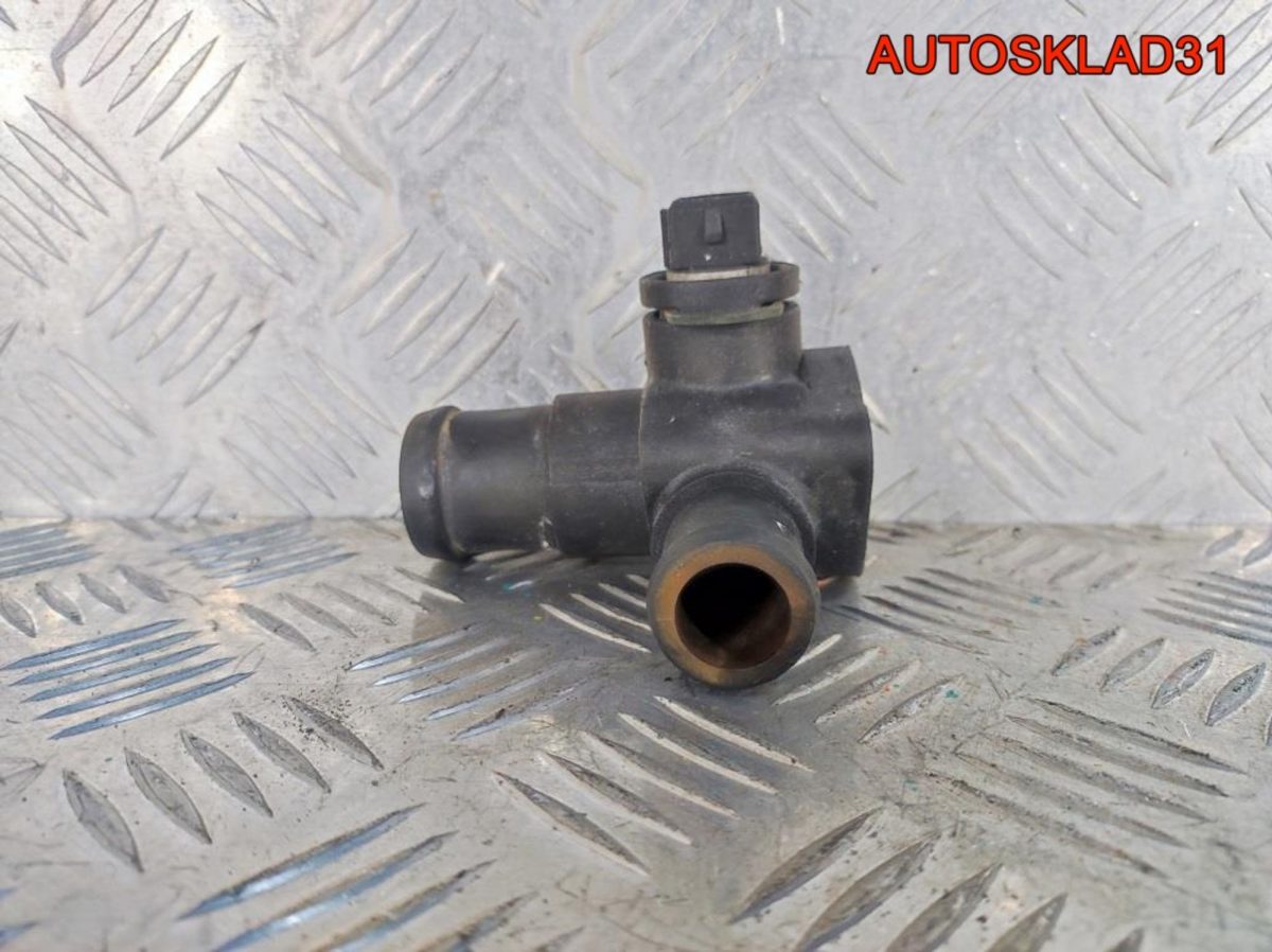 Фланец системы охлаждения Audi A4 B5 028121133 - АвтоСклад31.рф - авторазборка контрактные б/у запчасти в г. Белгород
