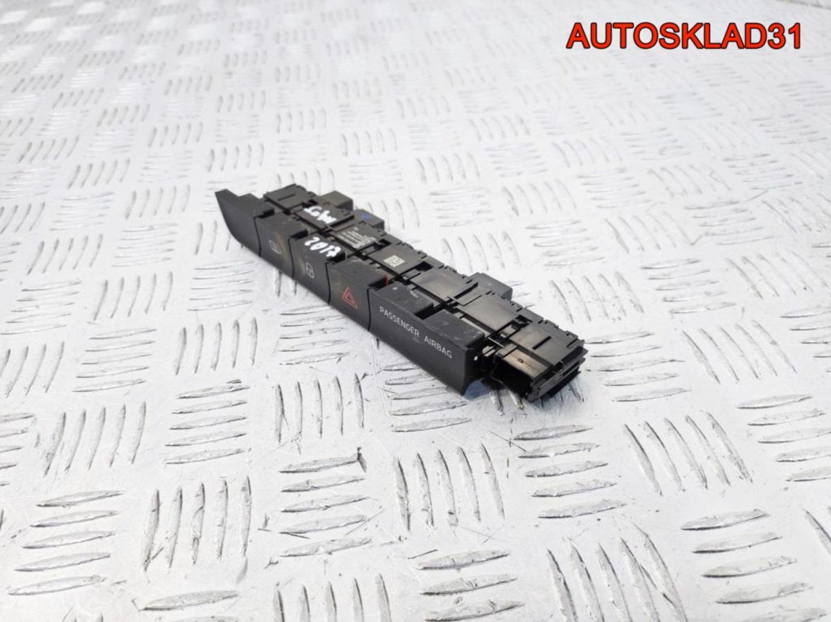 Блок кнопок Skoda Fabia 3 6V0927132A - АвтоСклад31.рф - авторазборка контрактные б/у запчасти в г. Белгород