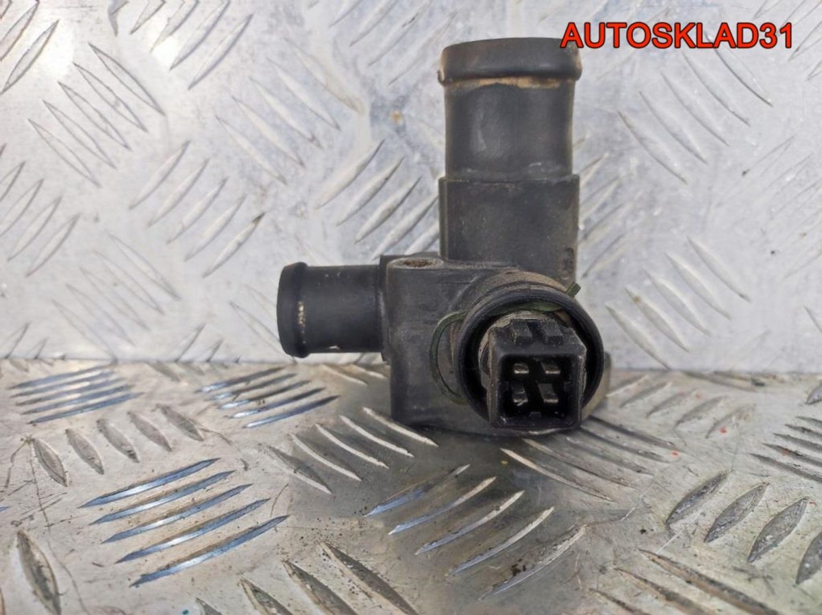 Фланец системы охлаждения Audi A4 B5 028121133 - АвтоСклад31.рф - авторазборка контрактные б/у запчасти в г. Белгород