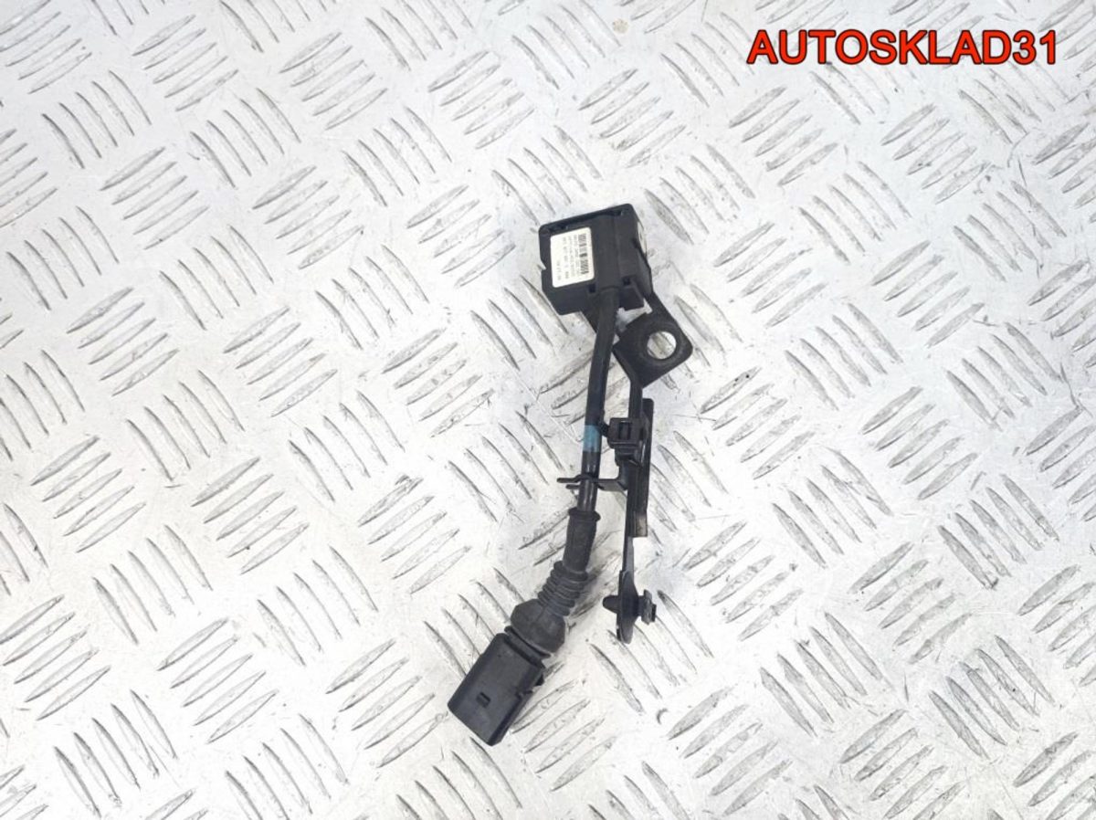 Датчик ускорения пневмоподвески Audi A8 4E0907651G - АвтоСклад31.рф - авторазборка контрактные б/у запчасти в г. Белгород