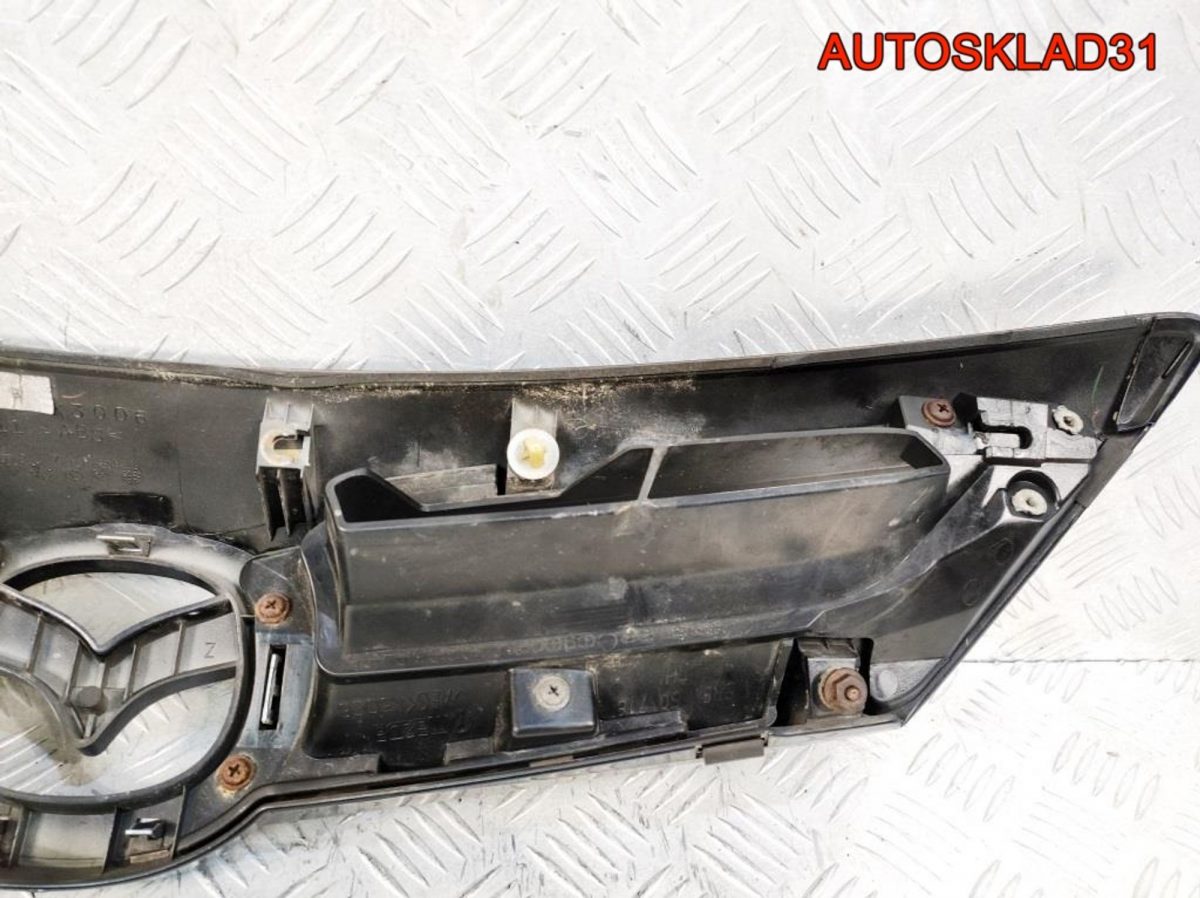 Решетка радиатора Mazda 3 BK Хетчбэк Спорт - АвтоСклад31.рф - авторазборка контрактные б/у запчасти в г. Белгород