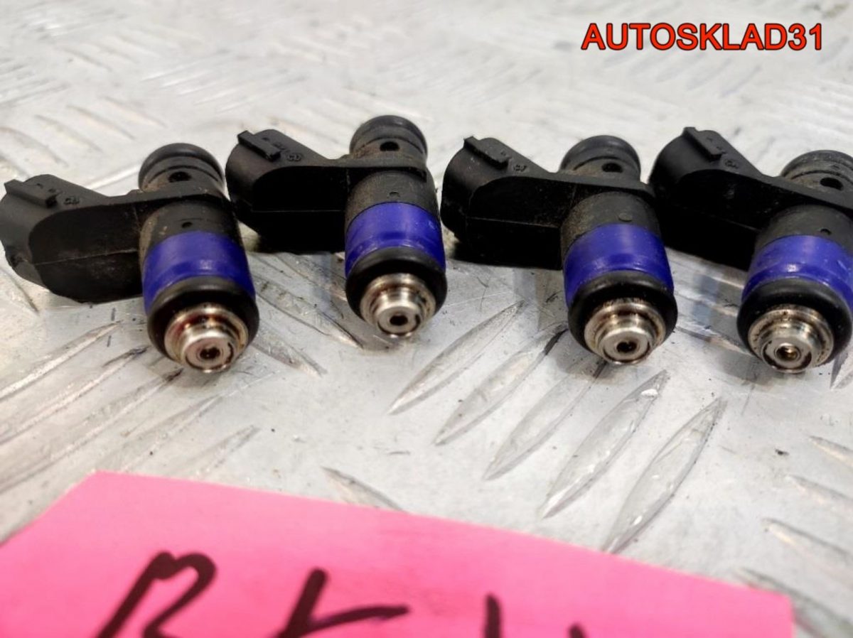 Форсунка топливная VW Polo 1.4 BKY 036906031AB - АвтоСклад31.рф - авторазборка контрактные б/у запчасти в г. Белгород