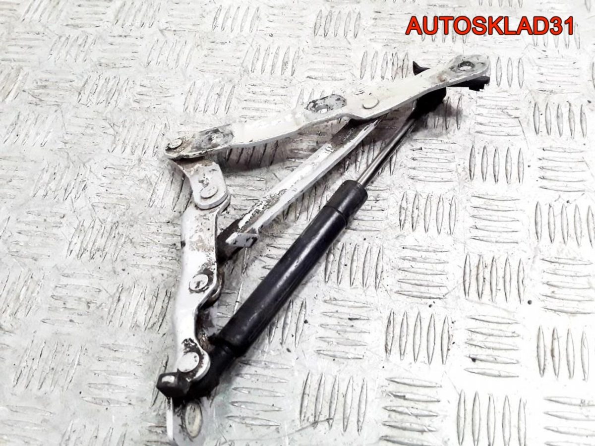 Петля крышки багажника правая Volkswagen Vento - АвтоСклад31.рф - авторазборка контрактные б/у запчасти в г. Белгород