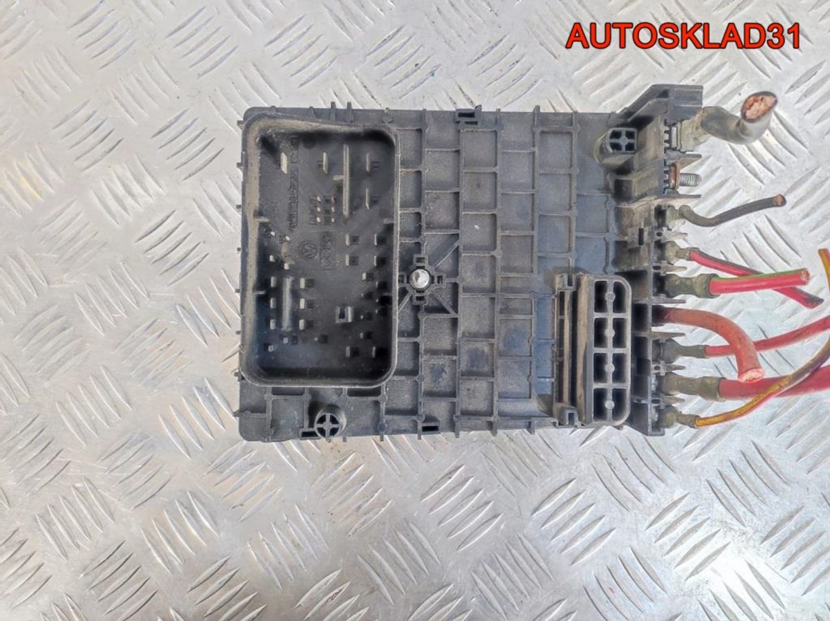 Блок предохранителей VW Passat B6 3C0937125 - АвтоСклад31.рф - авторазборка контрактные б/у запчасти в г. Белгород