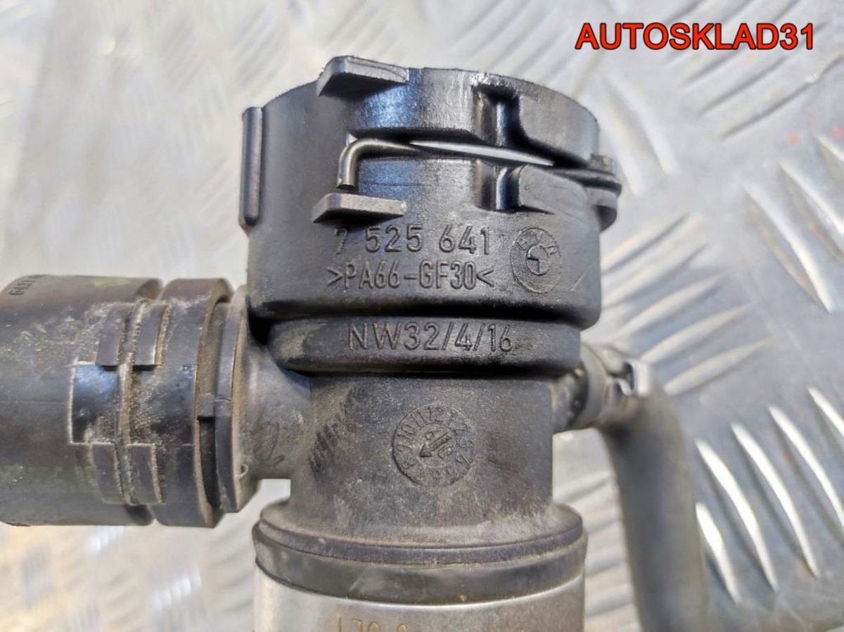 Патрубок радиатора BMW E90 2.0 N47D20C 17127797257 - АвтоСклад31.рф - авторазборка контрактные б/у запчасти в г. Белгород