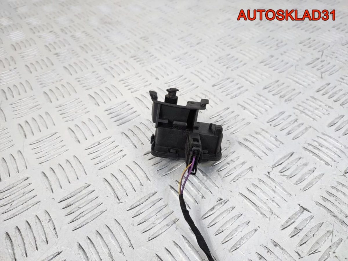 Активатор замка бензобака Skoda Fabia 3 7P0810773D - АвтоСклад31.рф - авторазборка контрактные б/у запчасти в г. Белгород