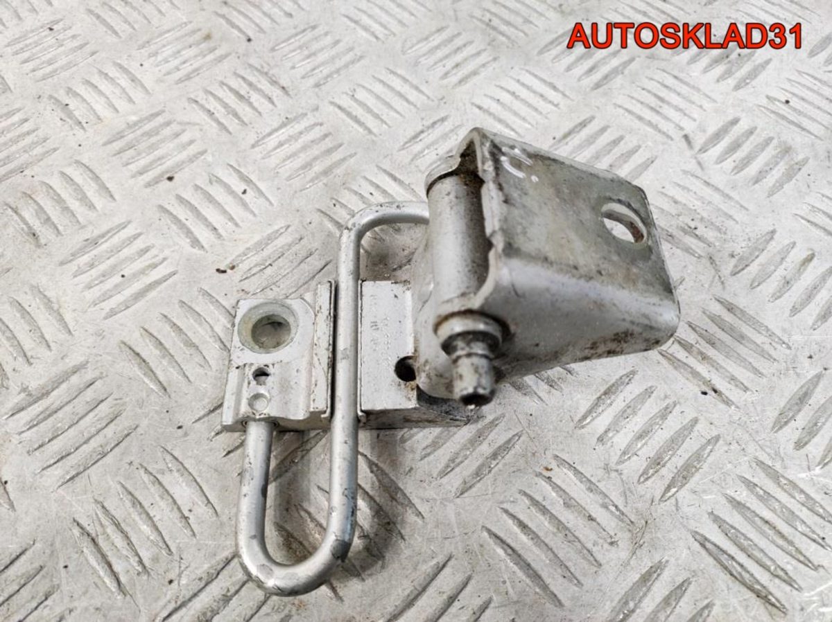 Петля двери задняя правая нижняя Volkswagen Golf 4 - АвтоСклад31.рф - авторазборка контрактные б/у запчасти в г. Белгород