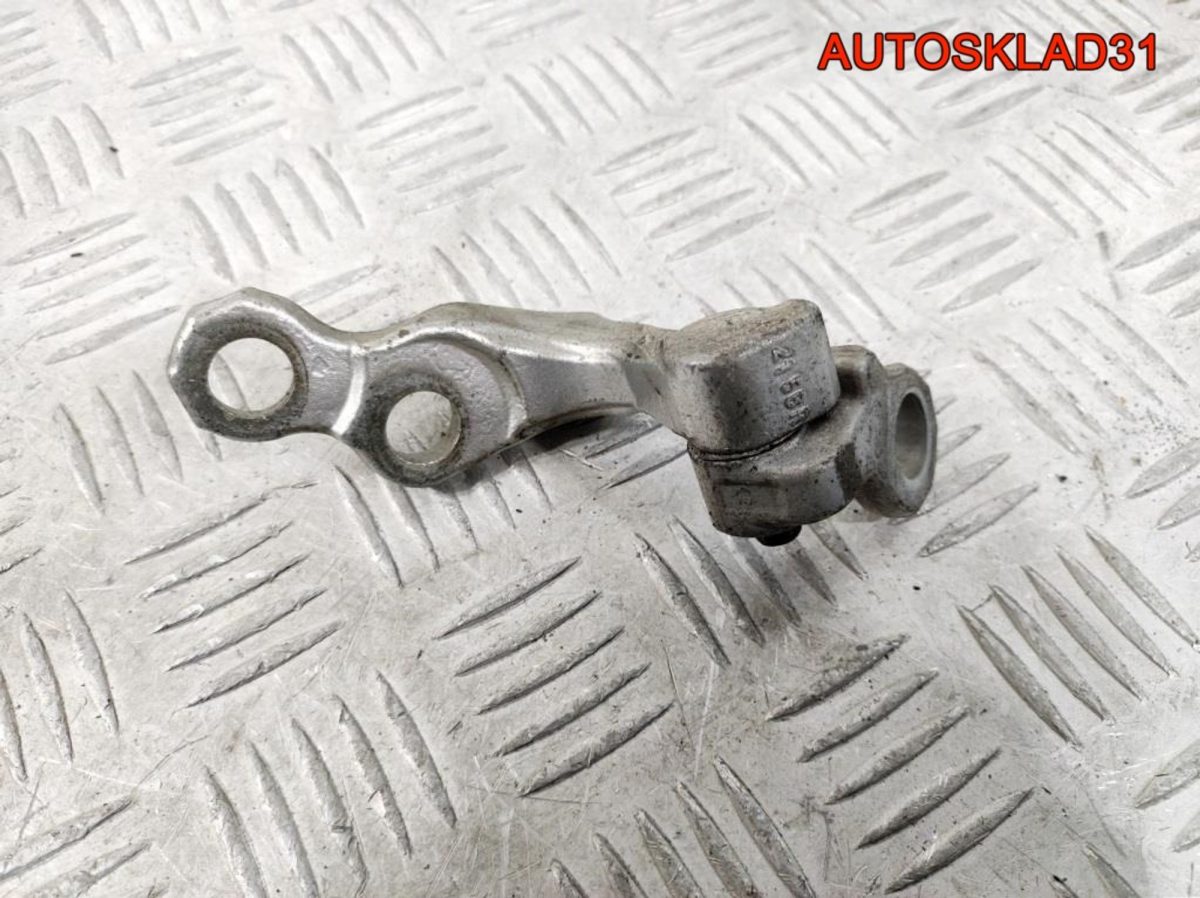 Петля двери задней правой нижняя Ford Focus 2 - АвтоСклад31.рф - авторазборка контрактные б/у запчасти в г. Белгород