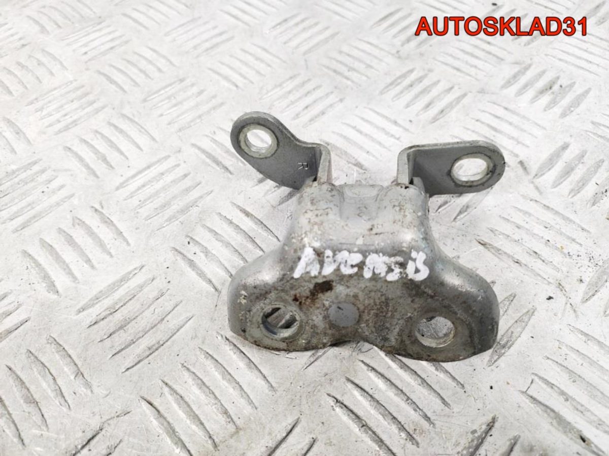 Петля двери передняя правая нижняя Toyota Avensis - АвтоСклад31.рф - авторазборка контрактные б/у запчасти в г. Белгород