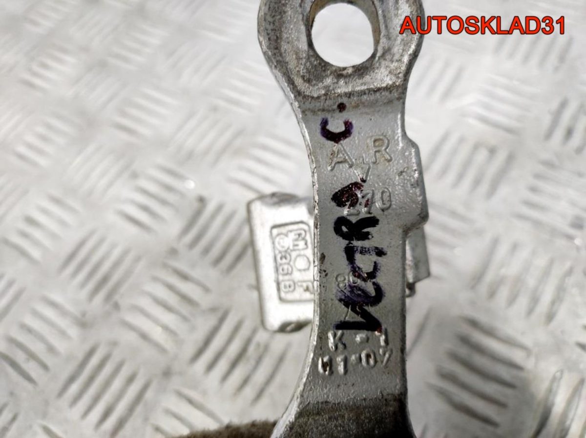 Петля двери передней правой нижняя Opel Vectra C - АвтоСклад31.рф - авторазборка контрактные б/у запчасти в г. Белгород
